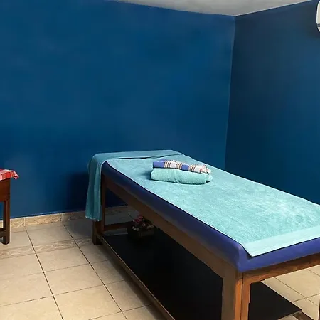 كريستال بيتش فندق 3*