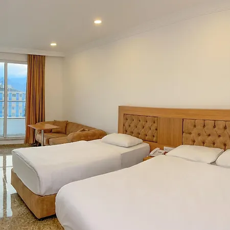 Kristal Hotell