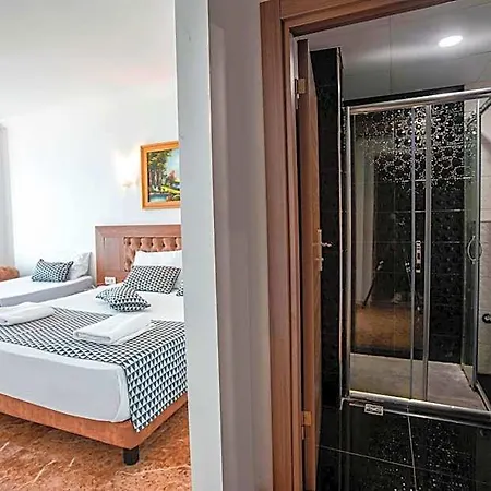 Kristal Hotel 3*