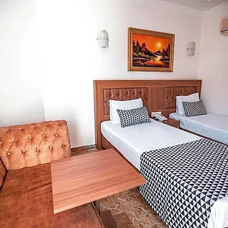 Kristal Hotel 3*