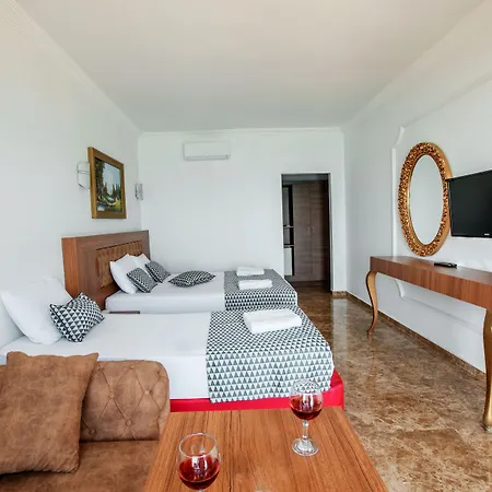 Kristal Hotel