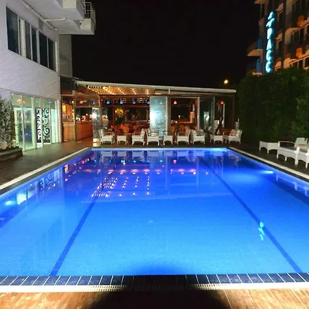 Kristal Hotel