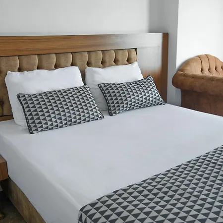 Kristal Hotel