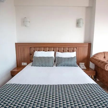 Kristal Hotel 3*